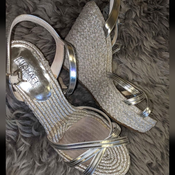 MK Wedges - Picture 1 of 2